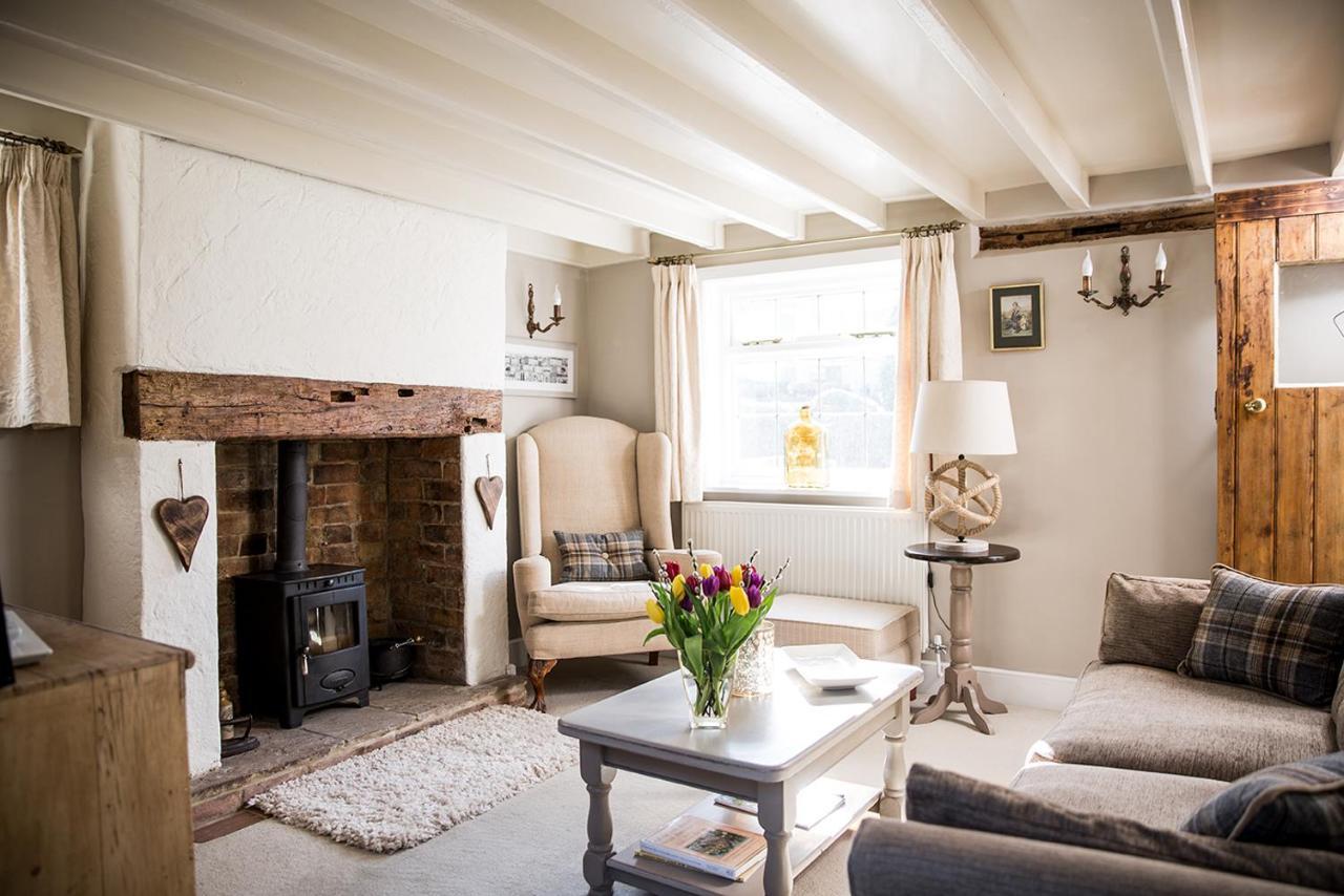 The Cottage And The Nook Gretton  ภายนอก รูปภาพ