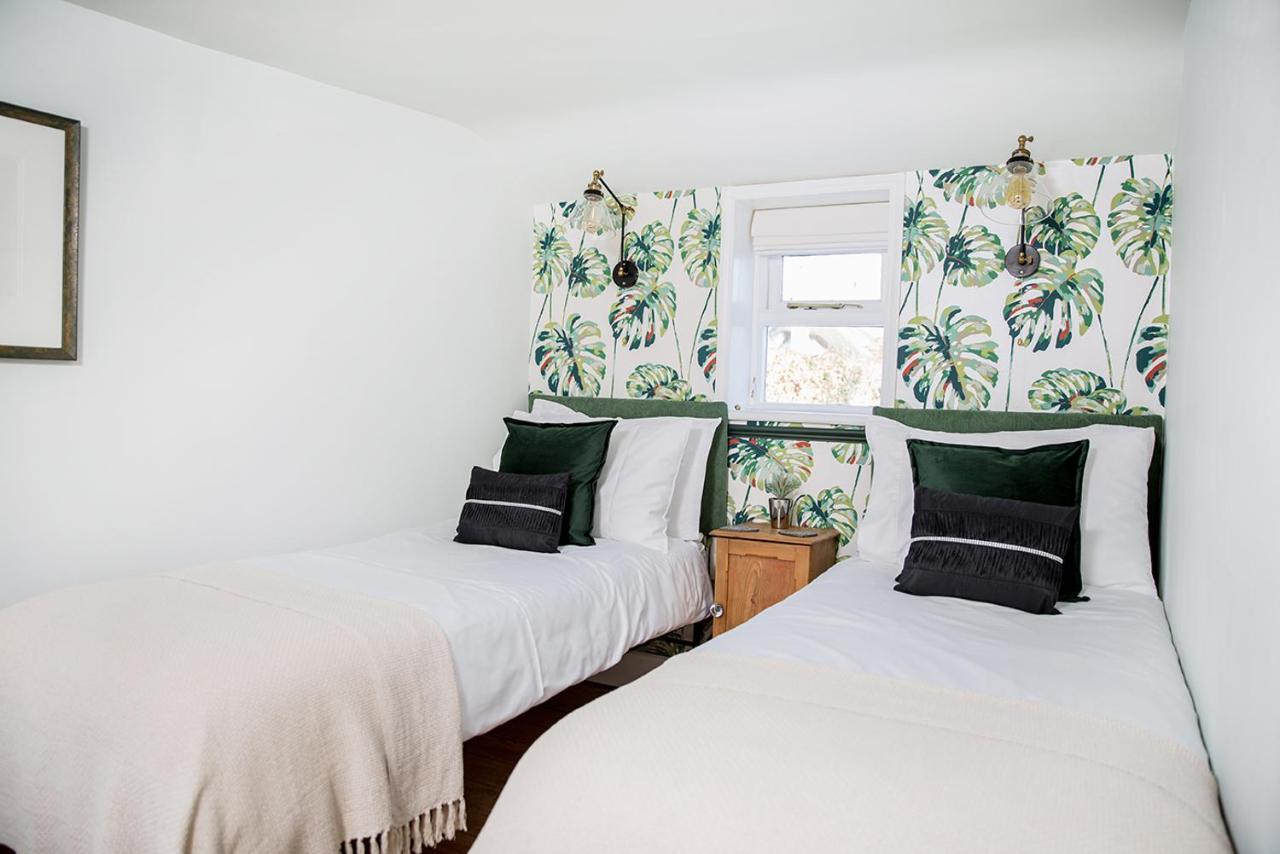 The Cottage And The Nook Gretton  ภายนอก รูปภาพ